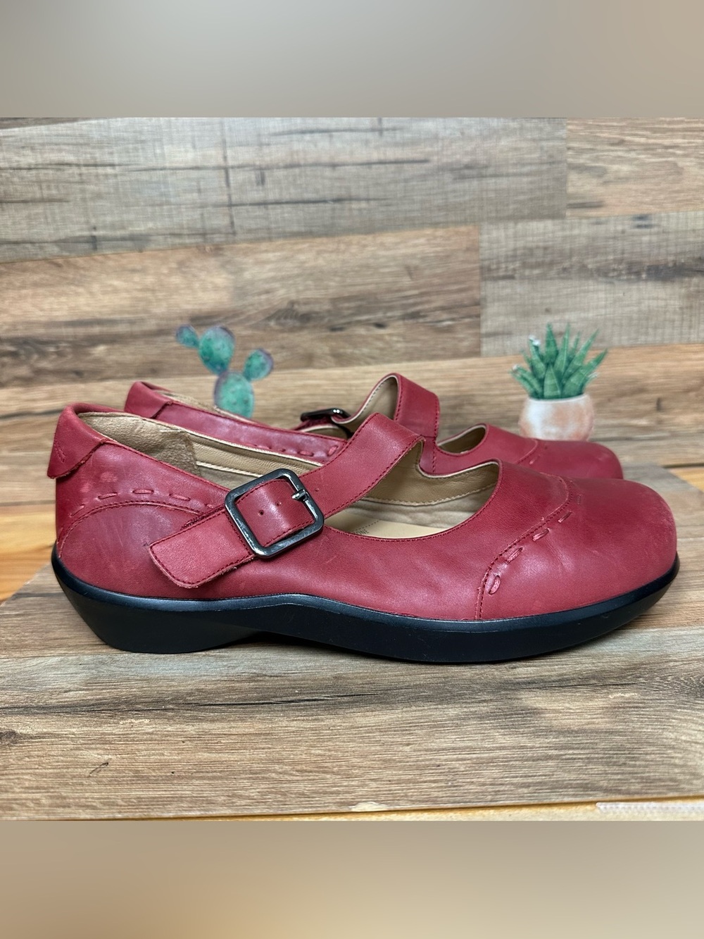Ziera women’s comfort shoe Angel Mary Jane in Pinot red leather size 41 US 10.5